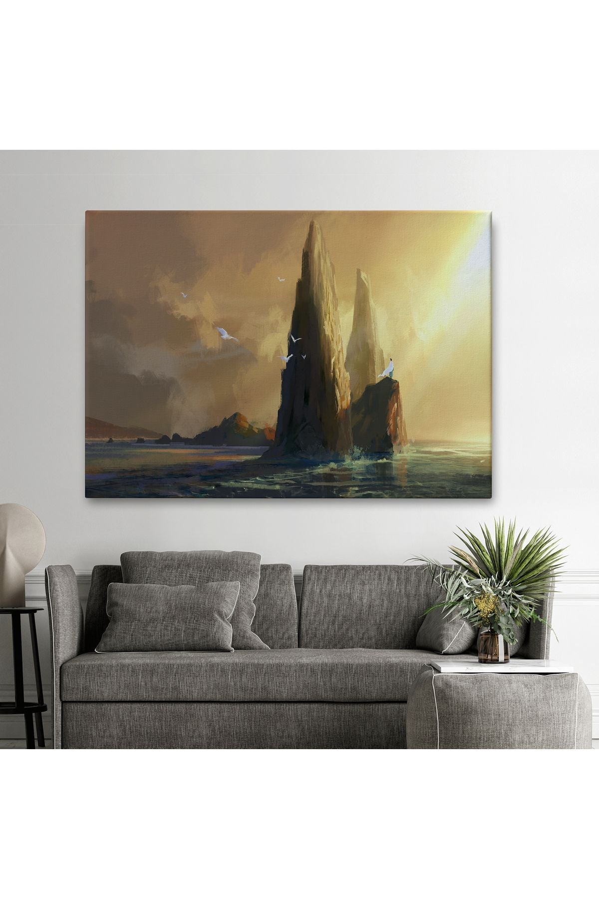 Kayaların Üzerinden Okyanusu İzleyen Beyaz Pelerinli Kadın Kanvas Tablo-5091