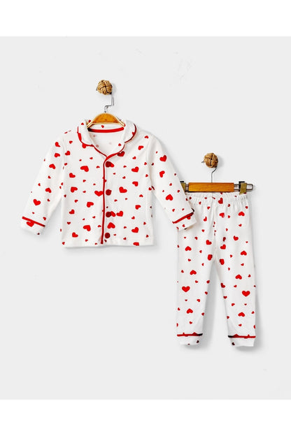 Kız Çocuk Pijama Takımı 3-6 Yaş – Kalp Desenli Uzun Kollu Düğmeli 2’li Takım (Üst + Alt)