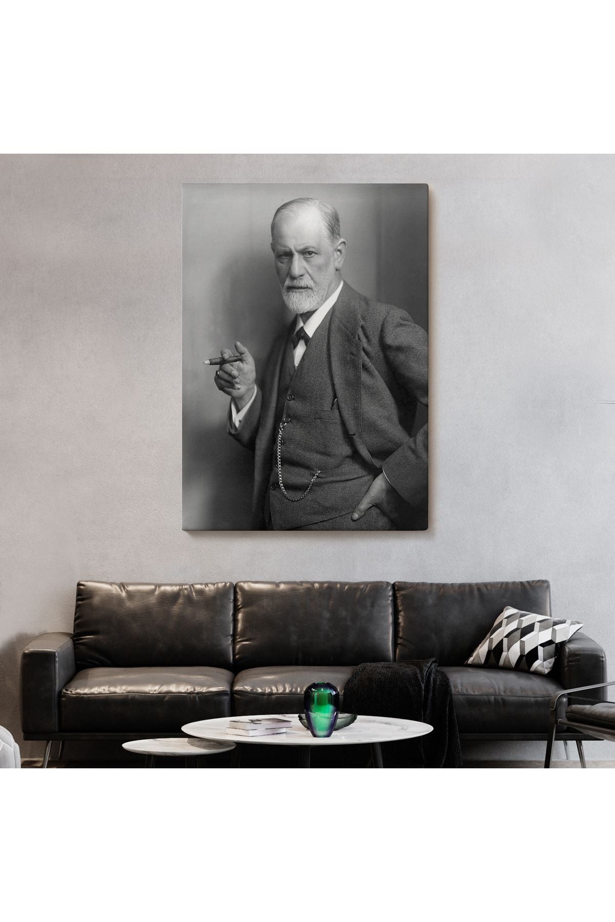 Sigmund Freud Elinde Puro ile Siyah Beyaz Fotoğrafı Kanvas Tablo-5238