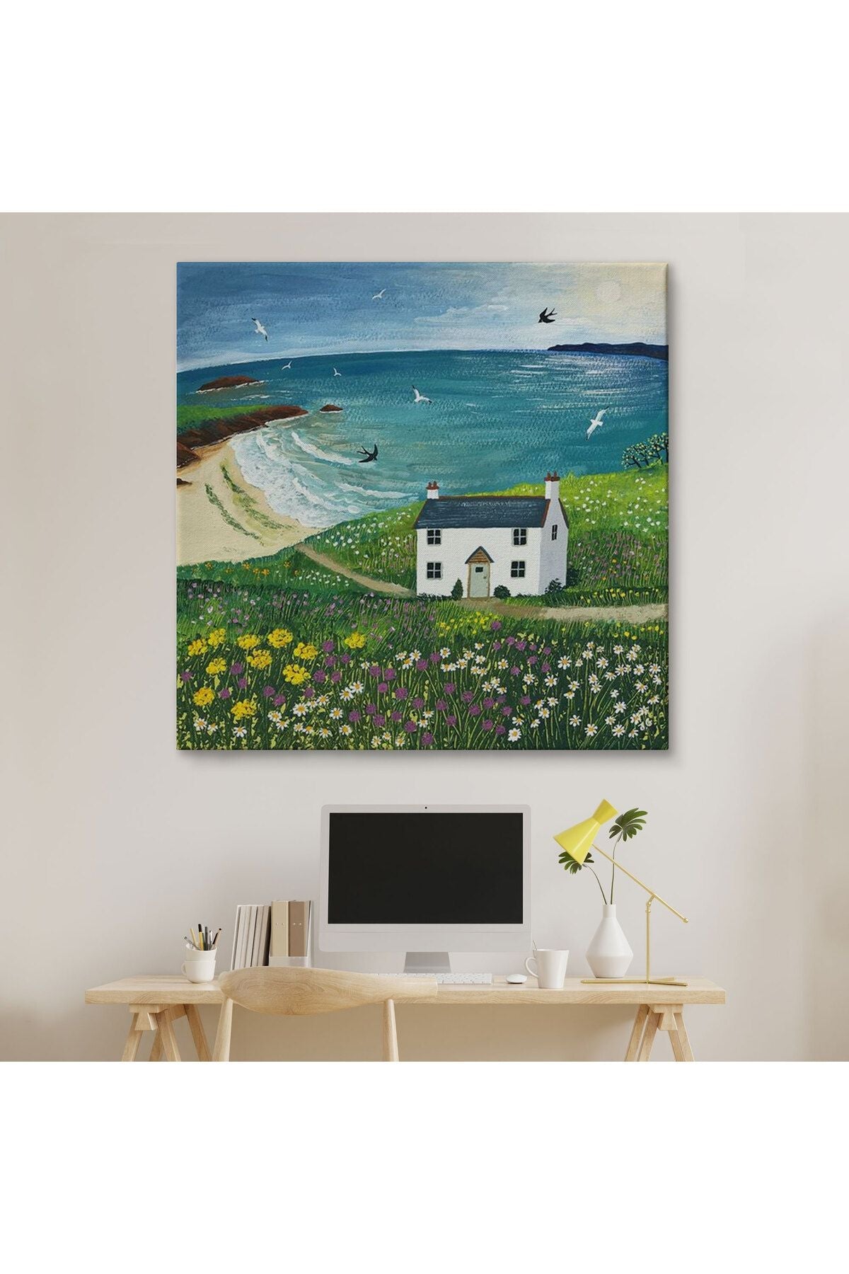 İngiltere Sahilindeki Beyaz Külübe, Martılar ve Çiçekler Kanvas Tablo-5852