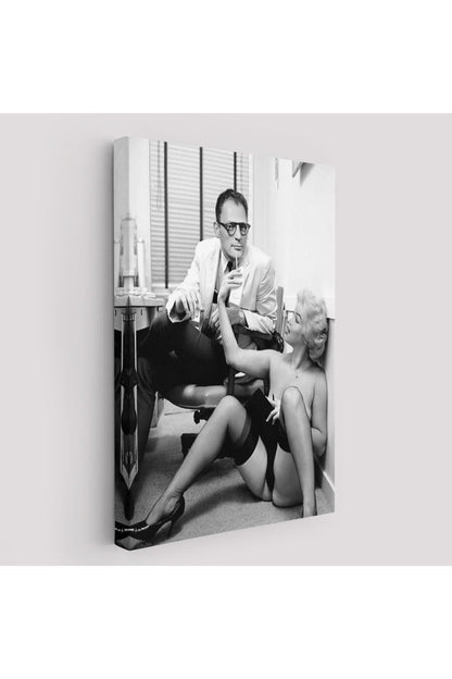 Marilyn Monroe ile Arthur Miller Duvar Tablosu-6063