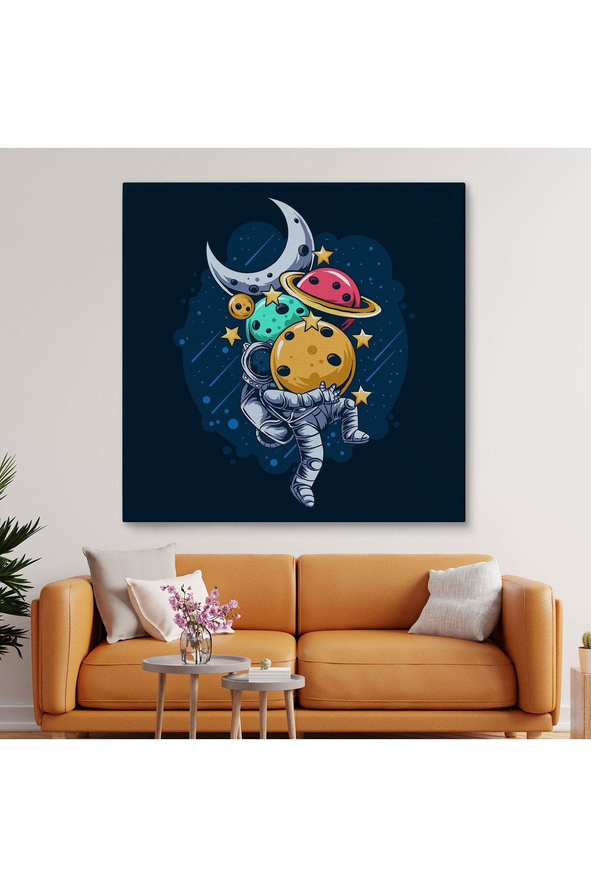 Gezegenleri Kucağında Taşıyan Astronot Kanvas Tablo-5096