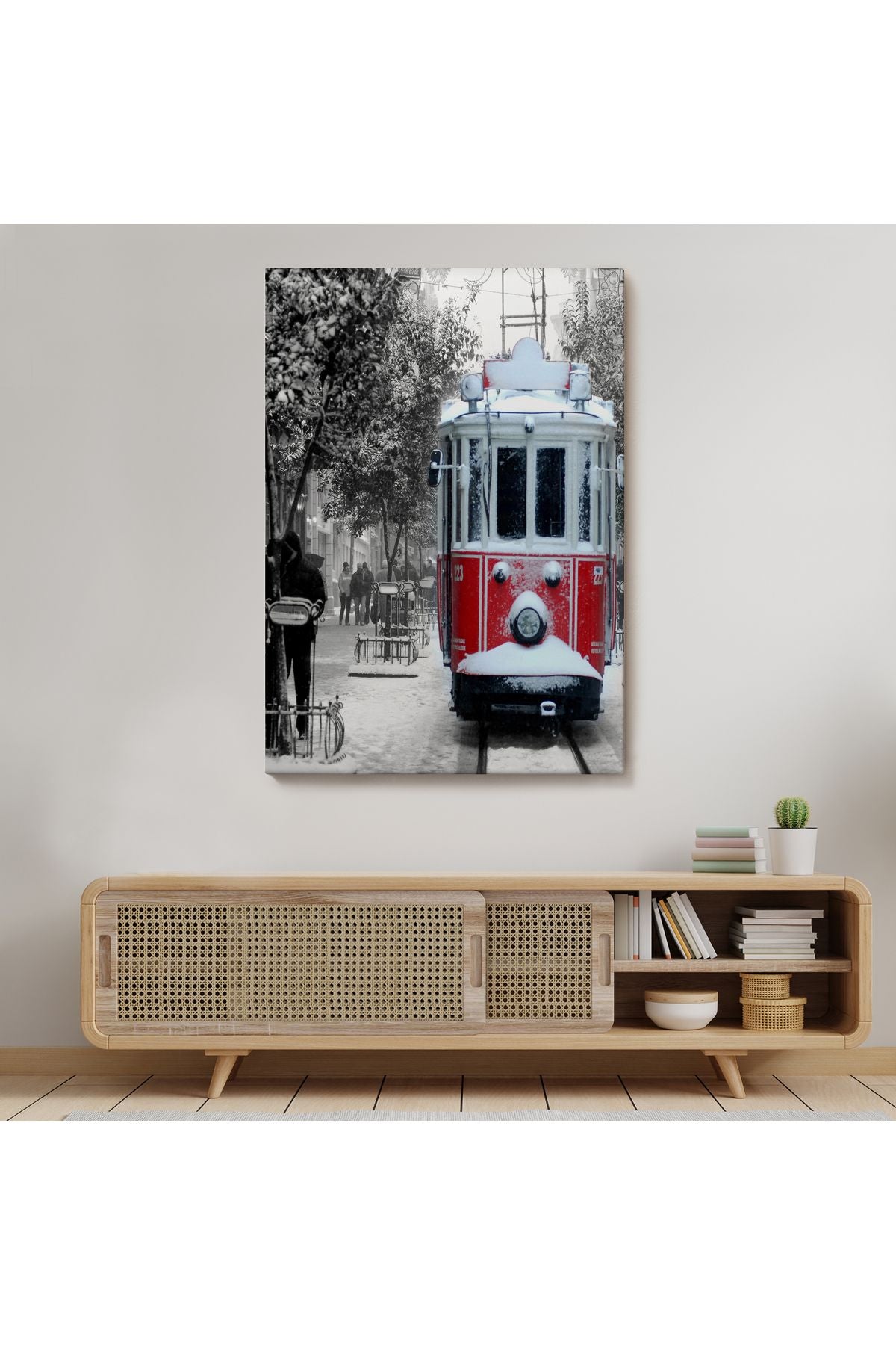 Karlı Bir İstiklal Caddesi ve Nostaljik Tramvay Tablosu-6404